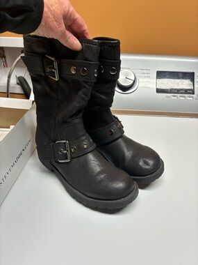R2 faux leather combat boot SZ 6